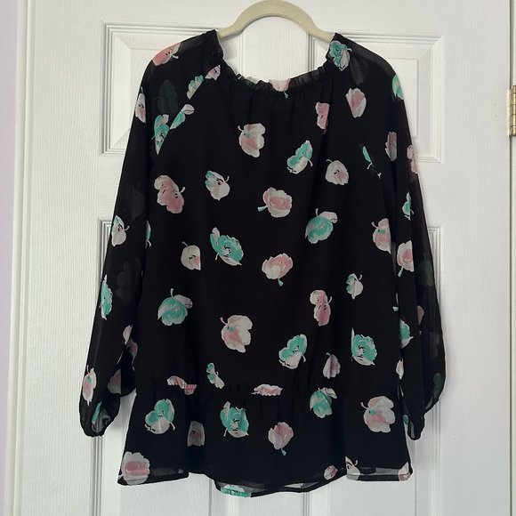 Ann Taylor Black Floral Blouse Size LP - Picture 2 of 3